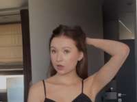 596x446