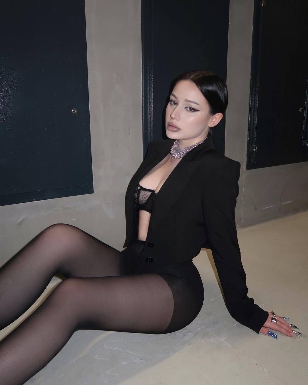 1024x1280