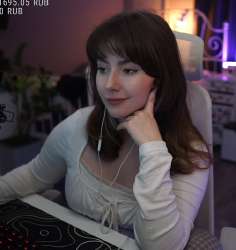 676x714