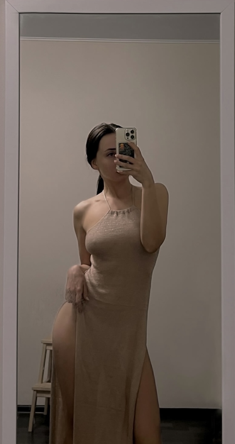 772x1457