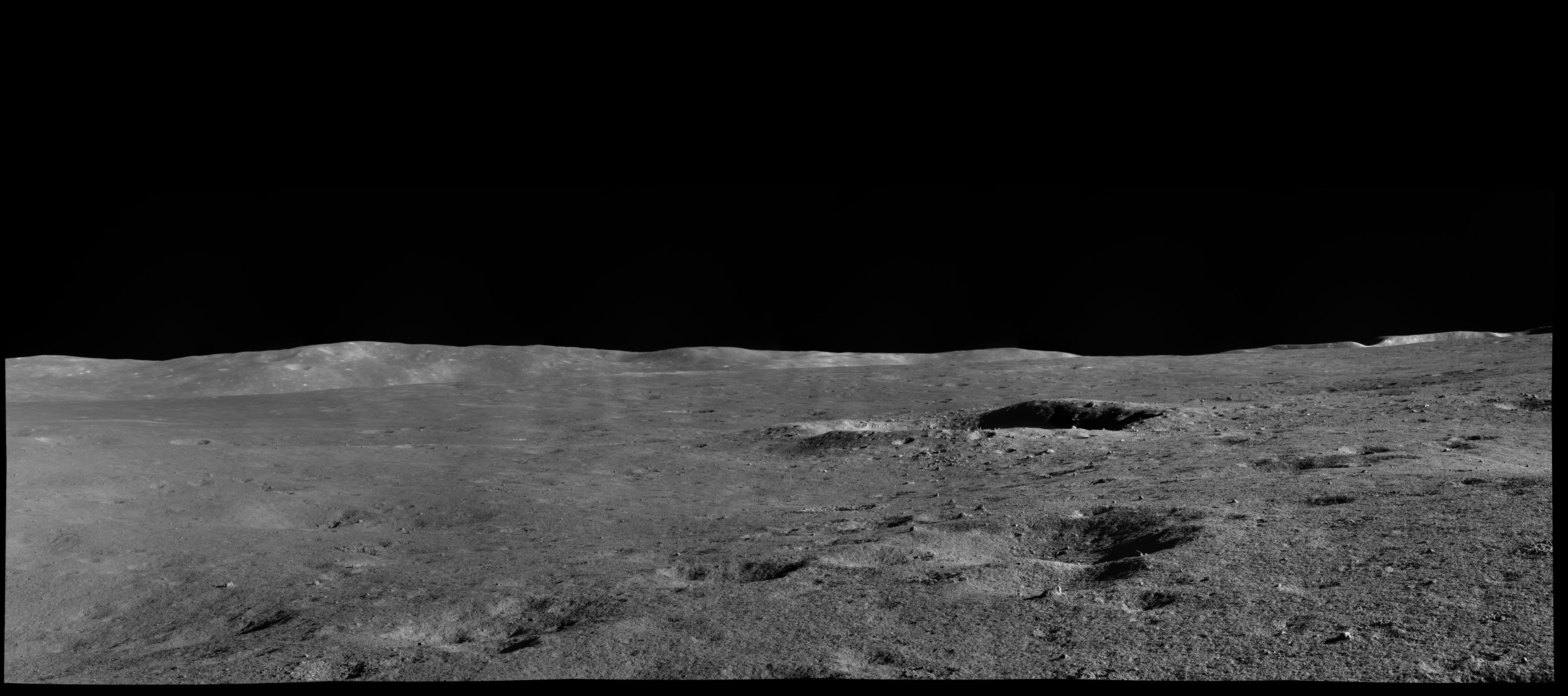 Стоя на поверхности луны. Юйту-2. Луноход Юйту-2. Снимок поверхности Луны. Поверхность Луны ландшафт.